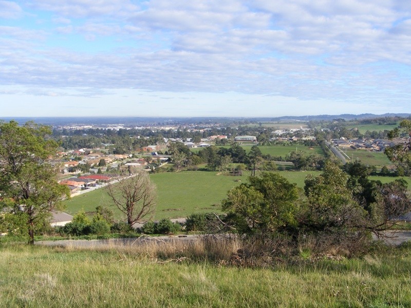 28 (Lot 583) Highland Drive, Pakenham VIC 3810