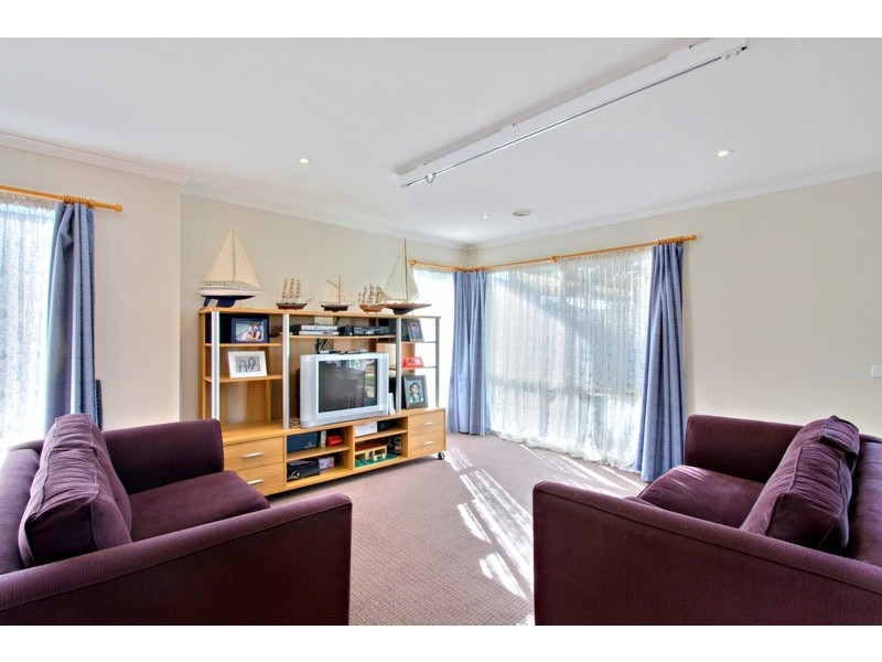 52 Community Parade, Narre Warren South VIC 3805