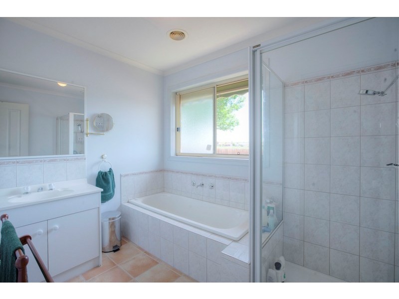 2 Vance Court, Narre Warren VIC 3805