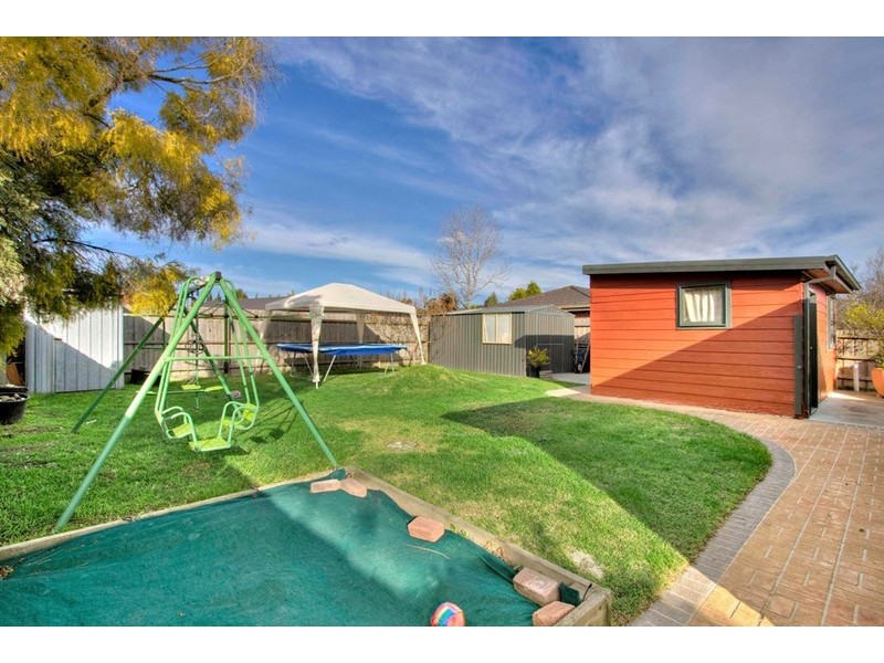 67 Girvan Circuit, Endeavour Hills VIC 3802