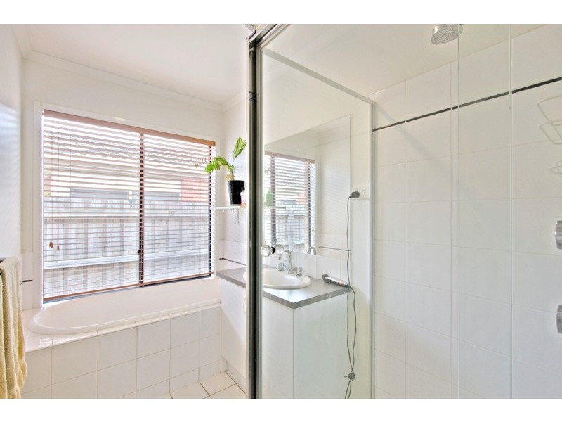 34 Beethoven Drive, Narre Warren South VIC 3805