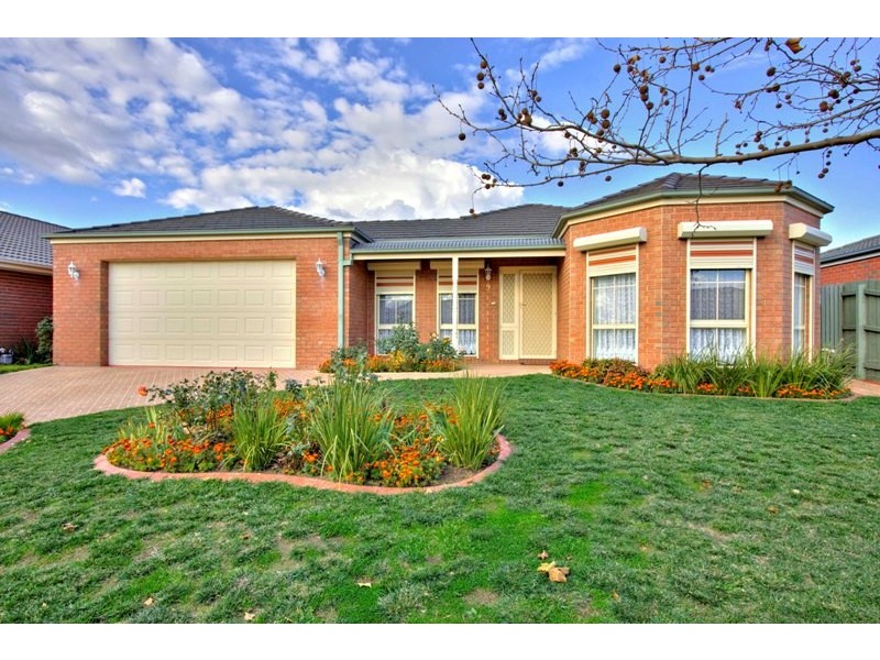 9 Cromford Crescent, Narre Warren South VIC 3805