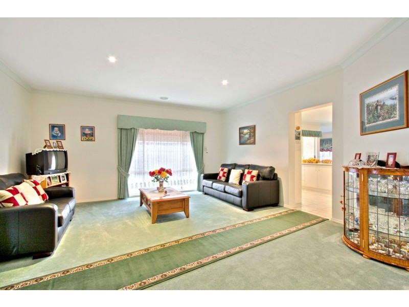 9 Cromford Crescent, Narre Warren South VIC 3805