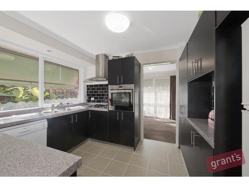 8 Aberdeen Court, Narre Warren VIC 3805