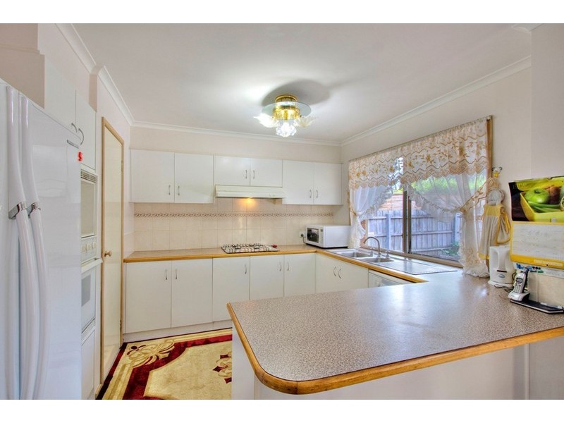 10 Scarborough Drive, Narre Warren South VIC 3805