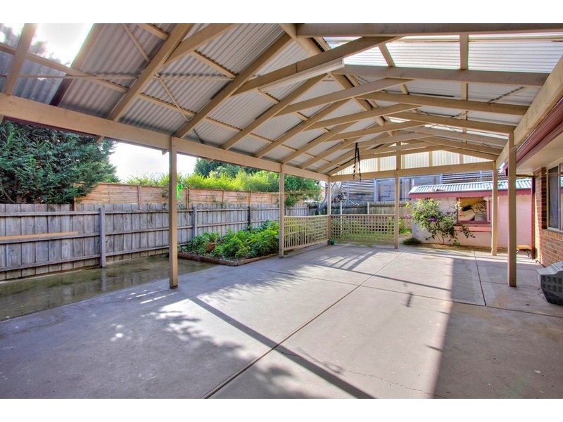 10 Scarborough Drive, Narre Warren South VIC 3805