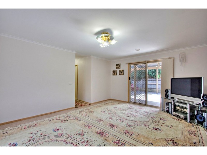 10 Scarborough Drive, Narre Warren South VIC 3805