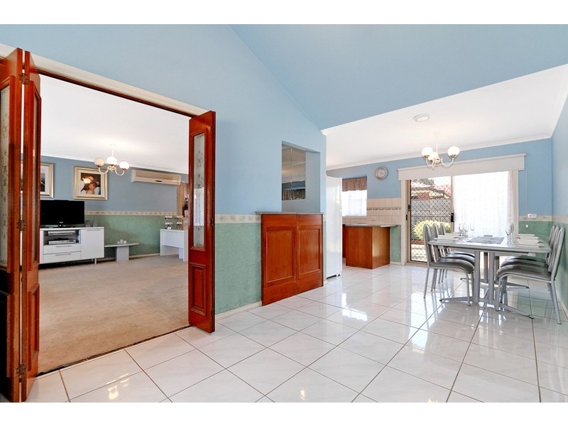 43 Lake View Drive, Narre Warren South VIC 3805
