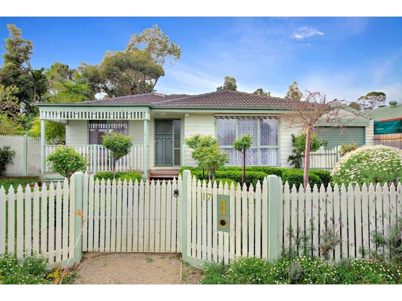 17 Upton Crescent, Narre Warren VIC 3805