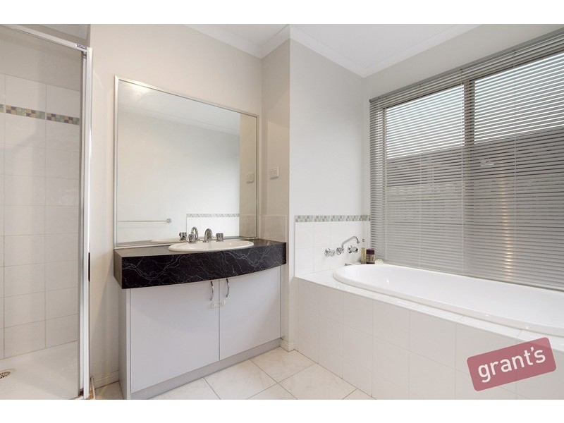 9 Beethoven Drive, Narre Warren South VIC 3805