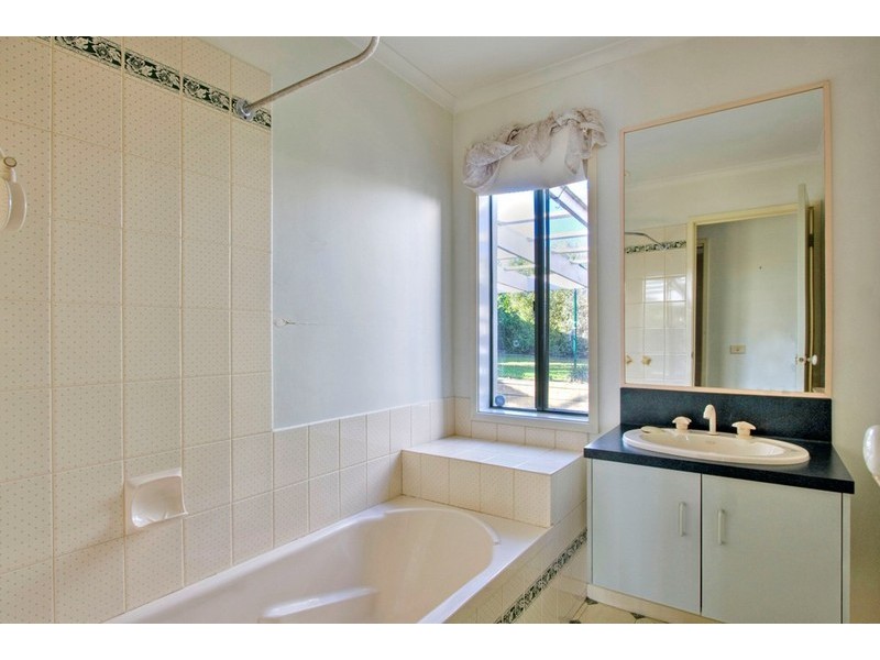 14 Artists Crescent, Narre Warren South VIC 3805