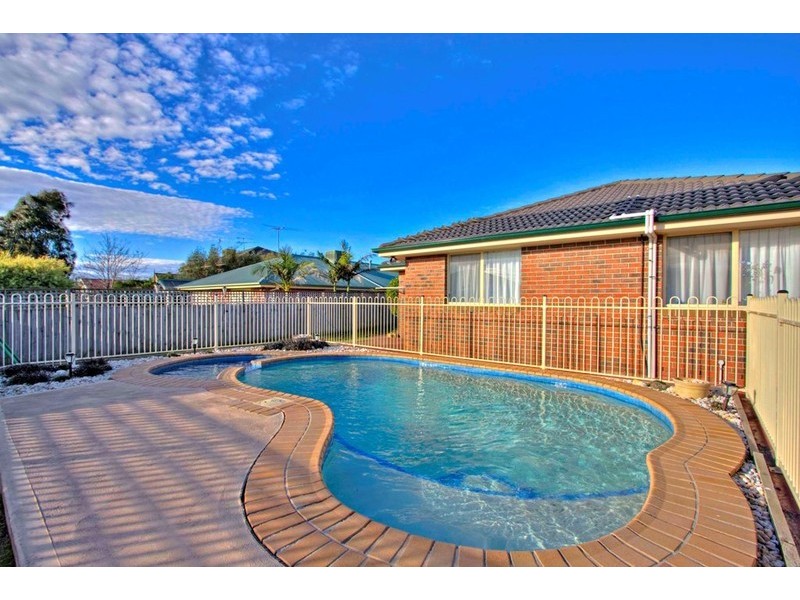 26 Mayfair Crescent, Narre Warren VIC 3805