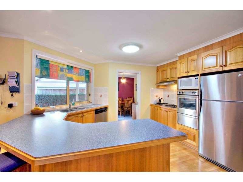 26 Mayfair Crescent, Narre Warren VIC 3805