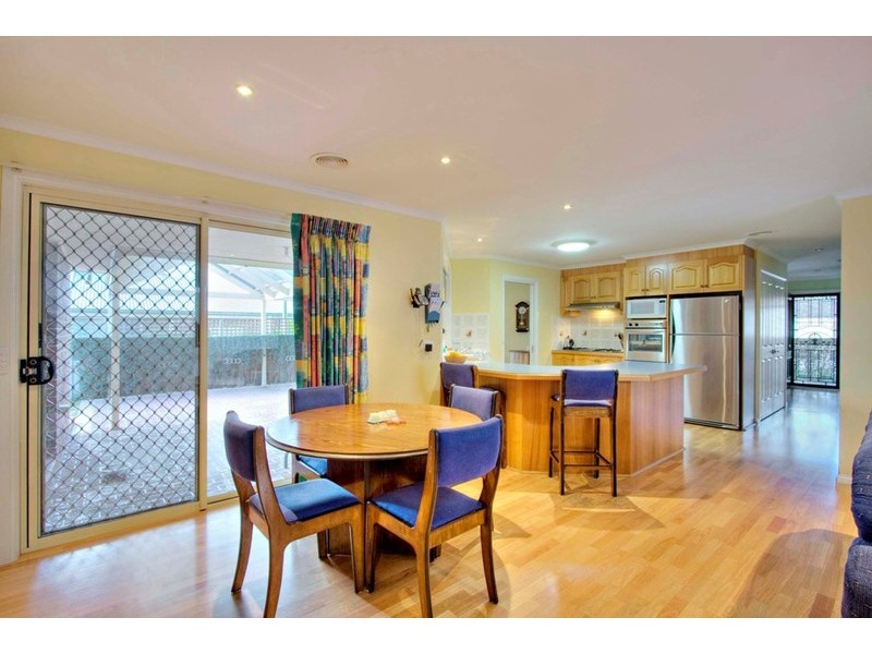 26 Mayfair Crescent, Narre Warren VIC 3805