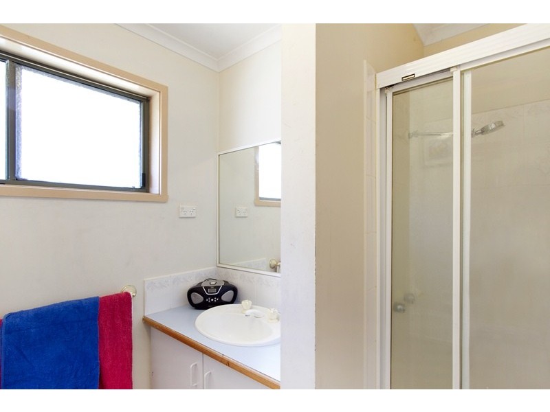 18 Sneddon Drive, Narre Warren South VIC 3805