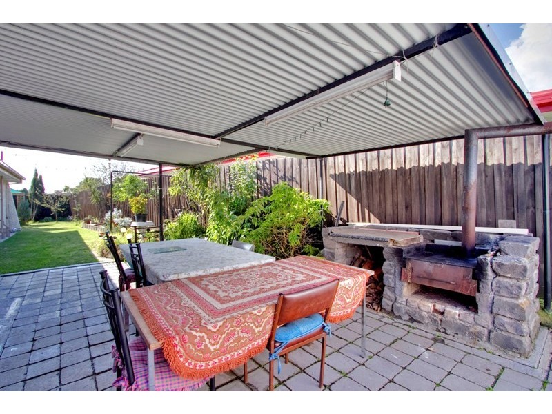 10 Pound Road, Hampton Park VIC 3976