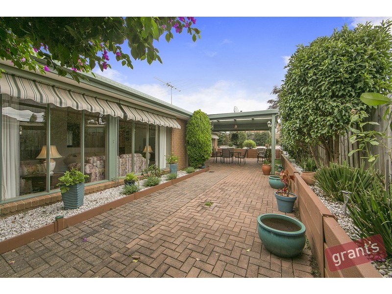 8 Hansen Court, Narre Warren VIC 3805