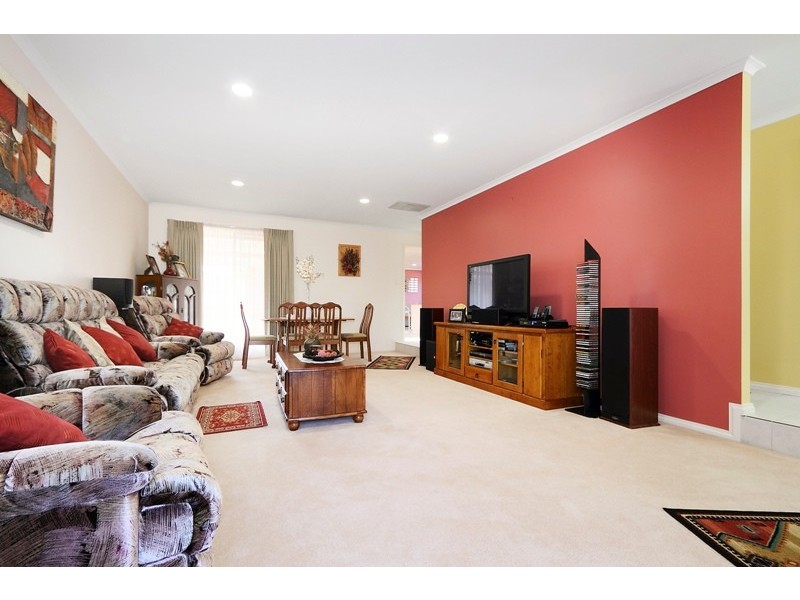 12 Christina Street, Narre Warren VIC 3805