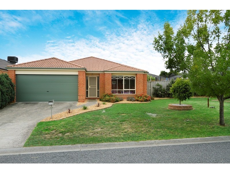 18 McCartney Drive, Narre Warren South VIC 3805