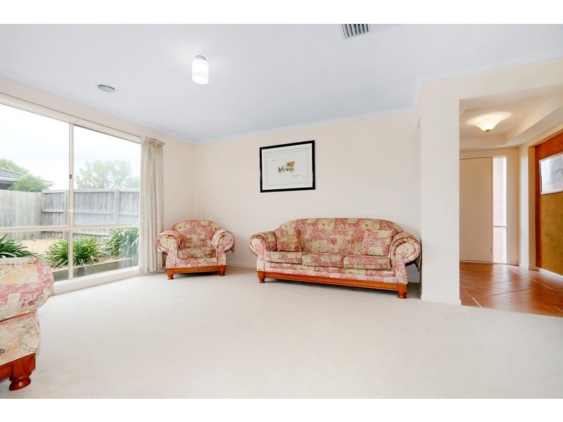 18 McCartney Drive, Narre Warren South VIC 3805