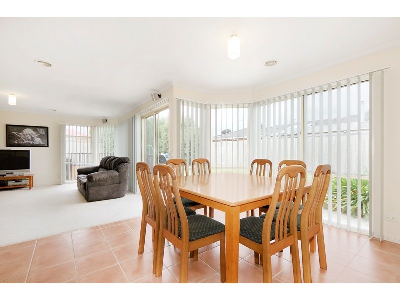 18 McCartney Drive, Narre Warren South VIC 3805