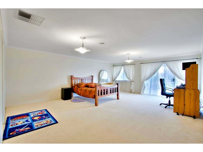 42 The Quays, Narre Warren South VIC 3805