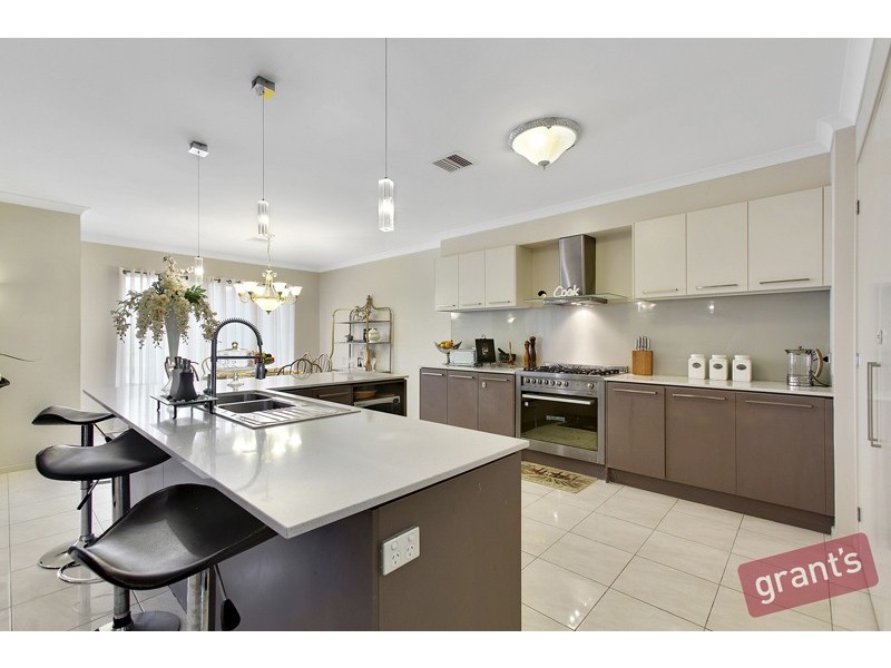 4 Jarvis Close, Narre Warren South VIC 3805