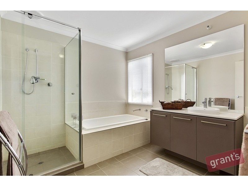 4 Jarvis Close, Narre Warren South VIC 3805