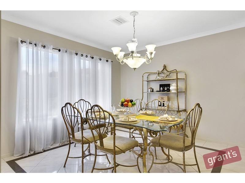 4 Jarvis Close, Narre Warren South VIC 3805