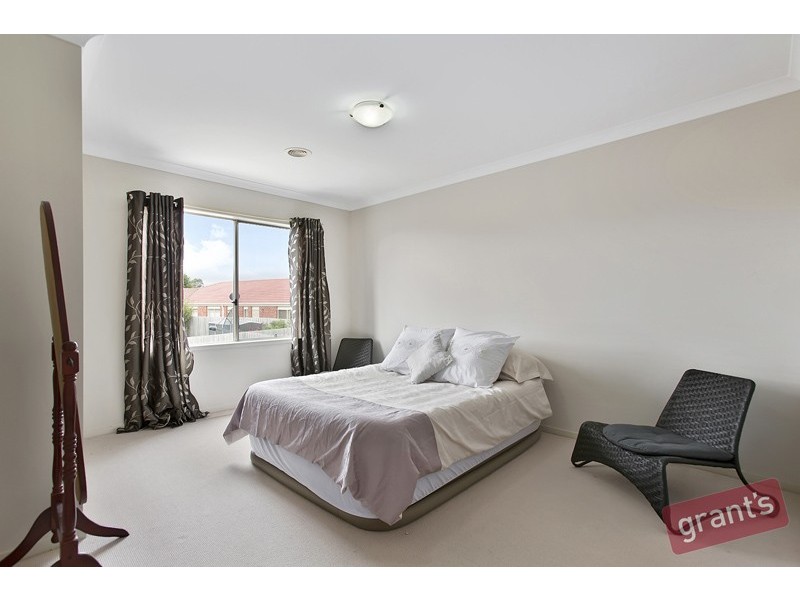 4 Jarvis Close, Narre Warren South VIC 3805