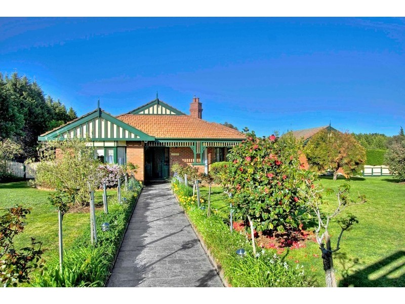 21-23 Hillsmeade Drive, Narre Warren South VIC 3805