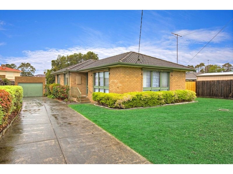 2 Chateau Avenue, Narre Warren VIC 3805