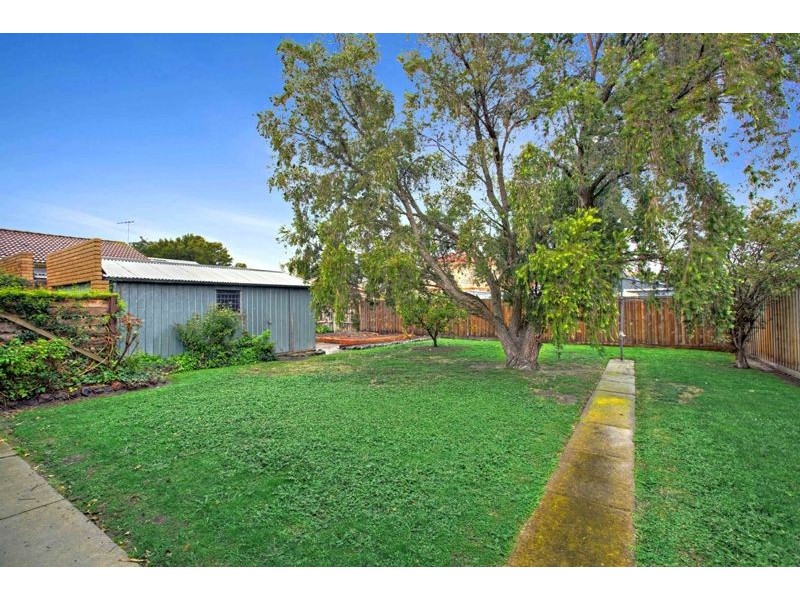 2 Chateau Avenue, Narre Warren VIC 3805