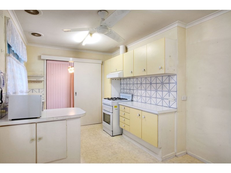 2 Chateau Avenue, Narre Warren VIC 3805