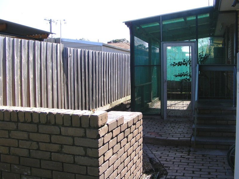 2 Chateau Avenue, Narre Warren VIC 3805