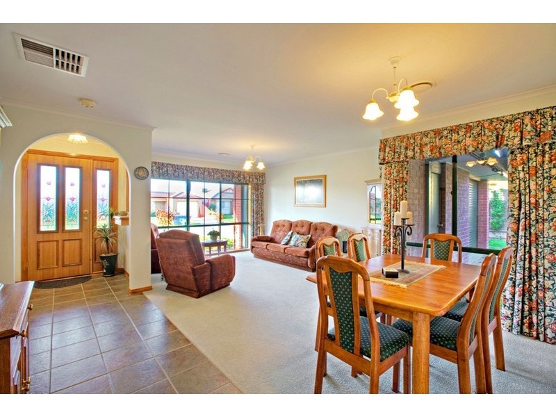 24 Tangerine Drive, Narre Warren South VIC 3805