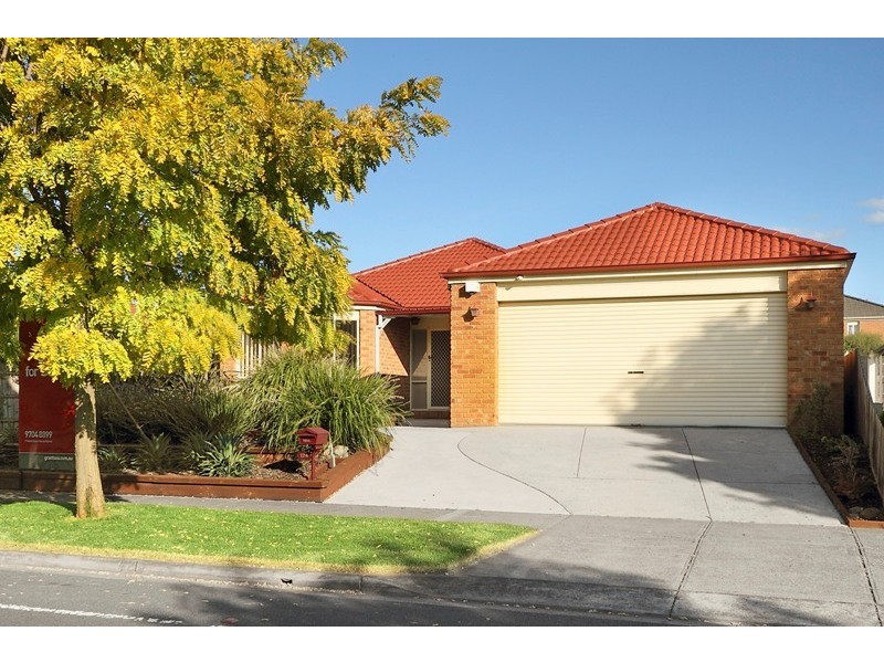 124 Strathaird Drive, Narre Warren South VIC 3805