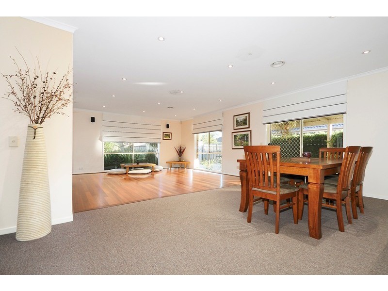 124 Strathaird Drive, Narre Warren South VIC 3805