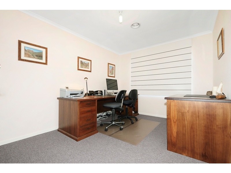 124 Strathaird Drive, Narre Warren South VIC 3805