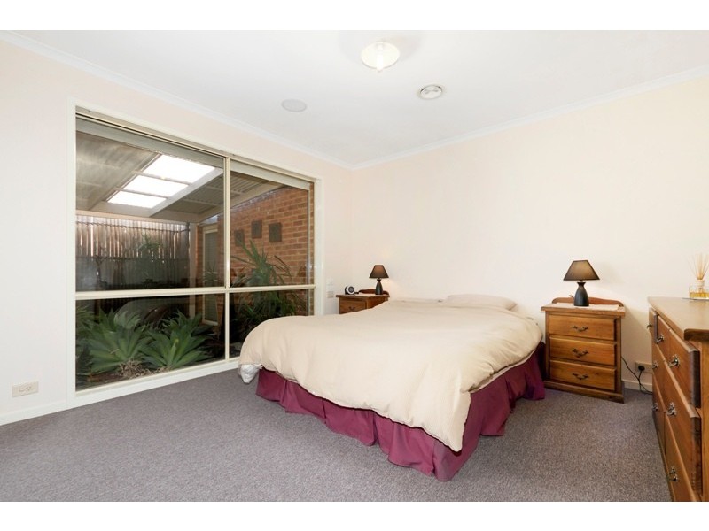 124 Strathaird Drive, Narre Warren South VIC 3805