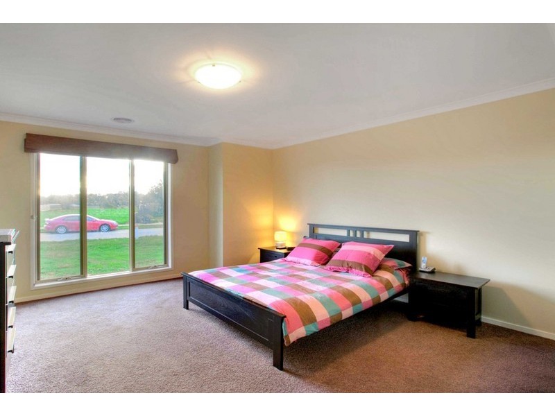 12 Foxborough Glade, Narre Warren North VIC 3804