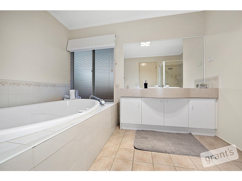 12 President Road, Narre Warren South VIC 3805