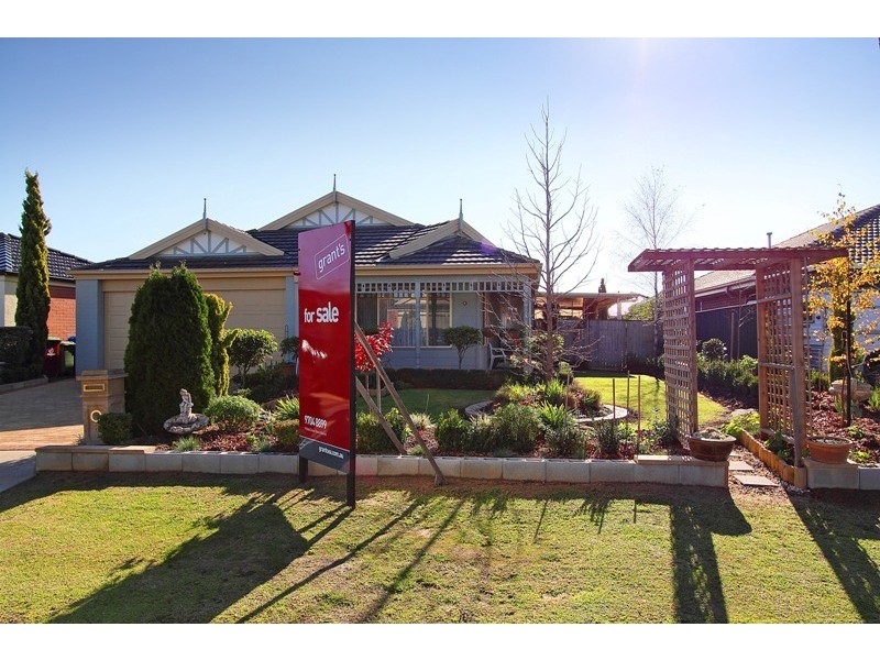4 Ormiston Place, Narre Warren South VIC 3805