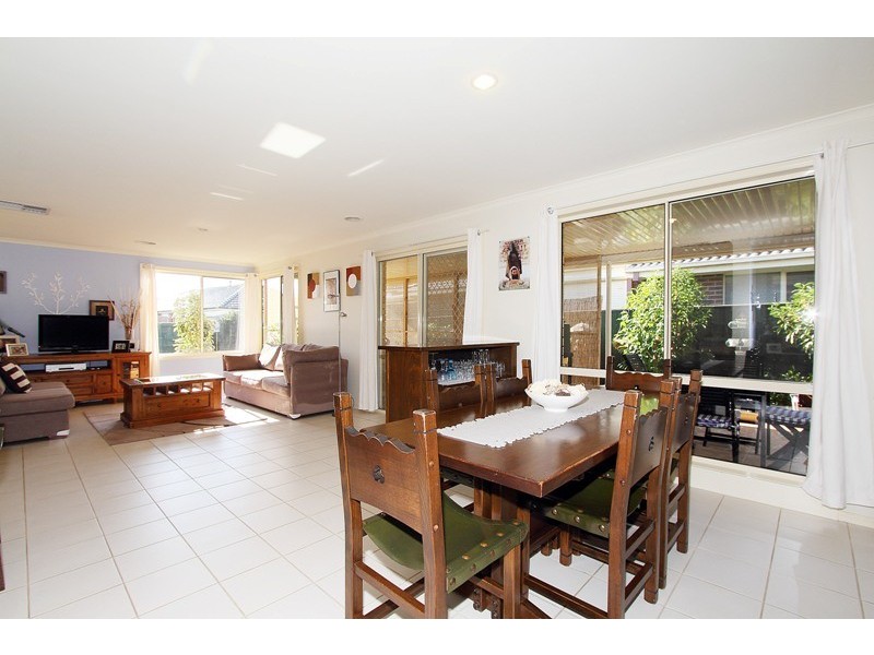 4 Ormiston Place, Narre Warren South VIC 3805