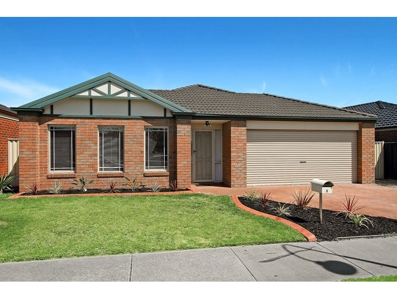 5 Harrington Drive, Narre Warren South VIC 3805