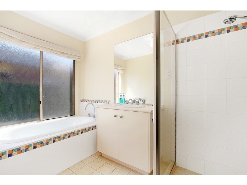 5 Harrington Drive, Narre Warren South VIC 3805