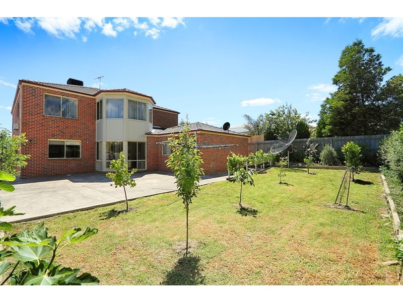 16 Eureka Crescent, Narre Warren South VIC 3805