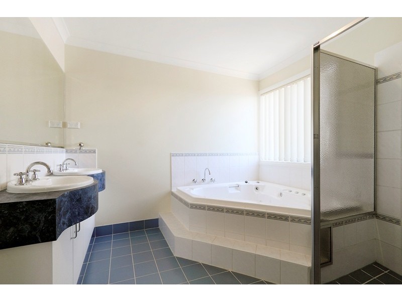 16 Eureka Crescent, Narre Warren South VIC 3805