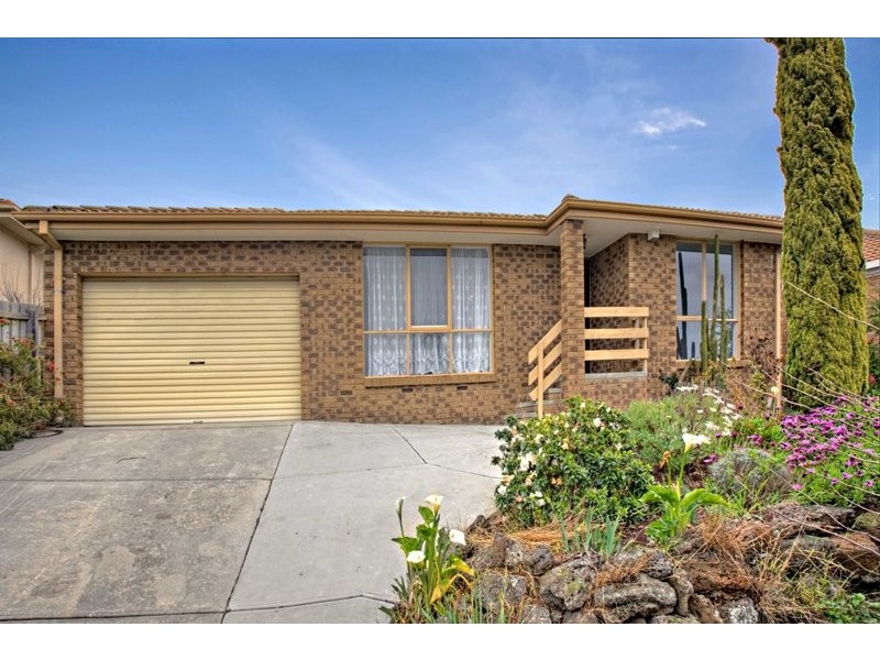16 Scoble Place, Narre Warren VIC 3805