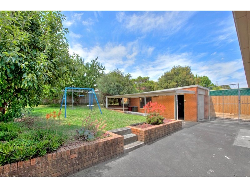 34 Saxonwood Drive, Narre Warren VIC 3805